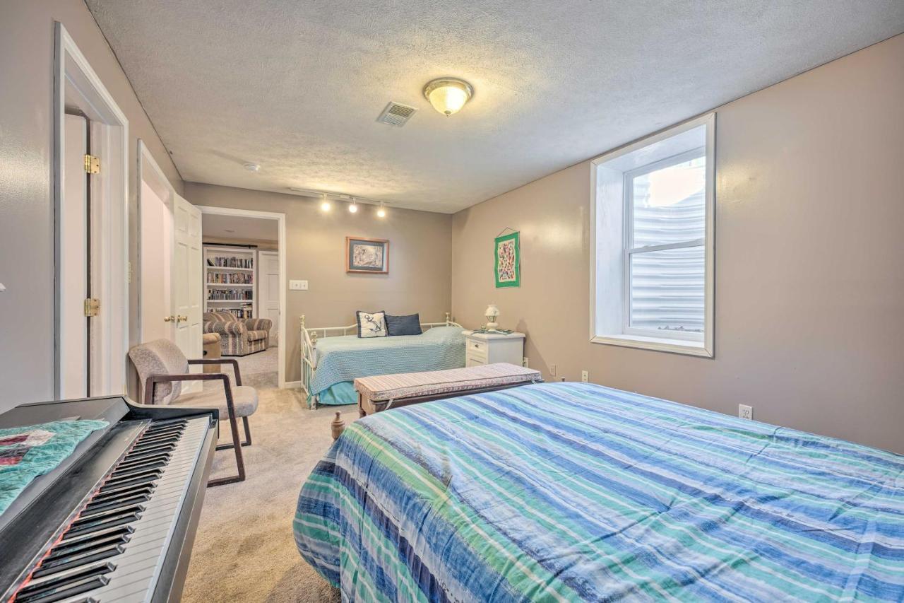 Lovely 3- Bedroom Apartment With Street Parking. Goshen Exterior foto