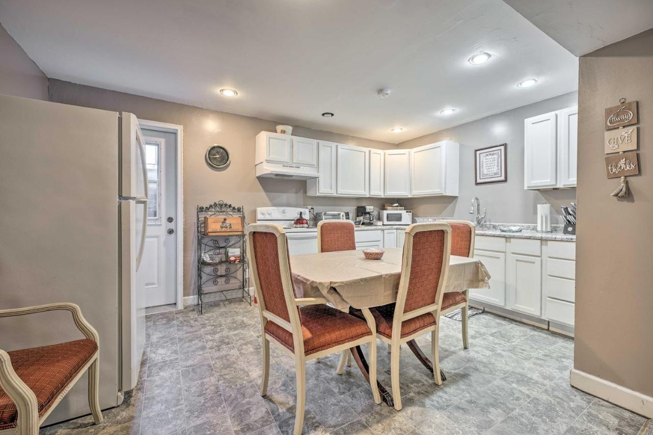 Lovely 3- Bedroom Apartment With Street Parking. Goshen Exterior foto