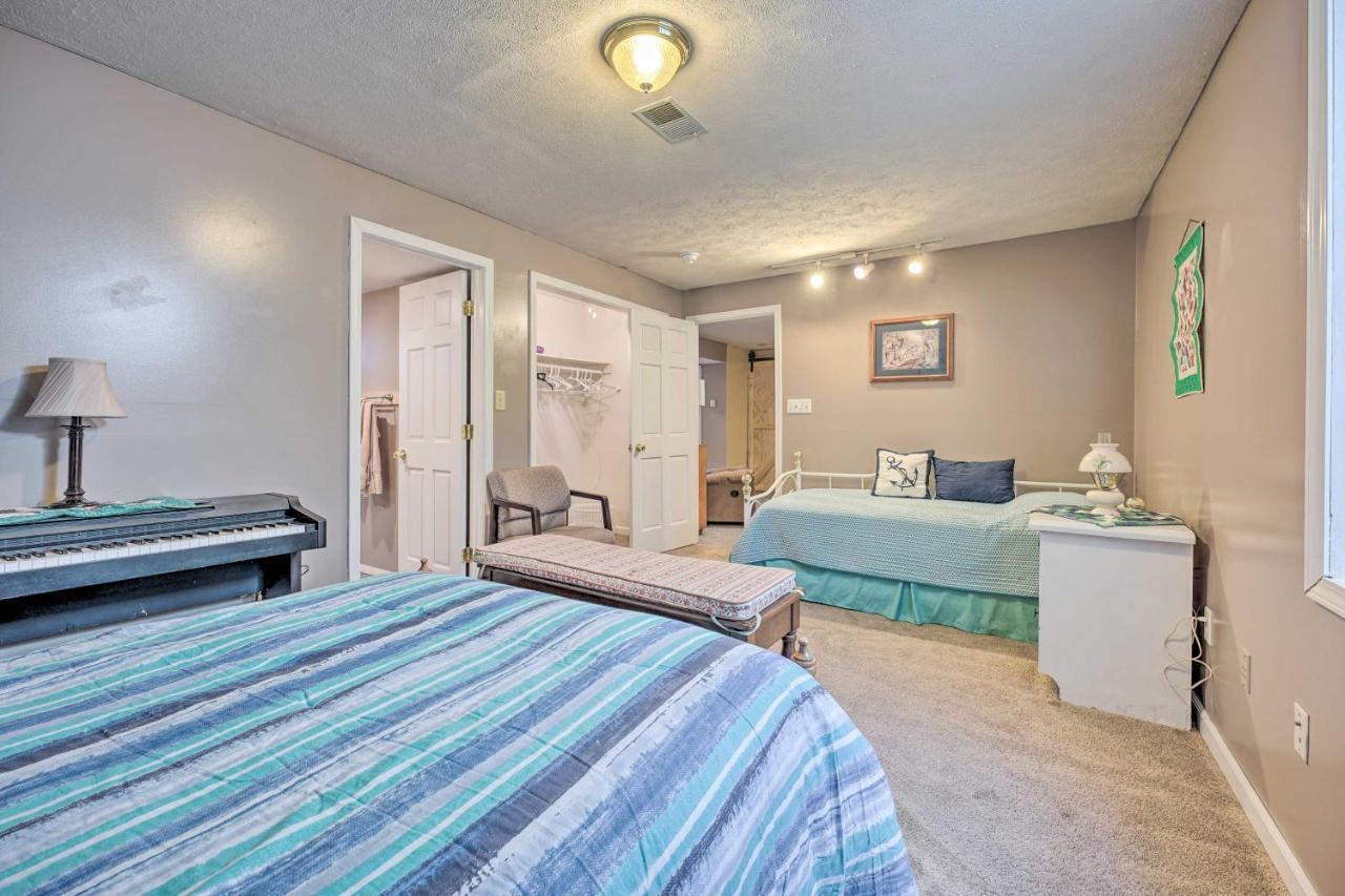 Lovely 3- Bedroom Apartment With Street Parking. Goshen Exterior foto