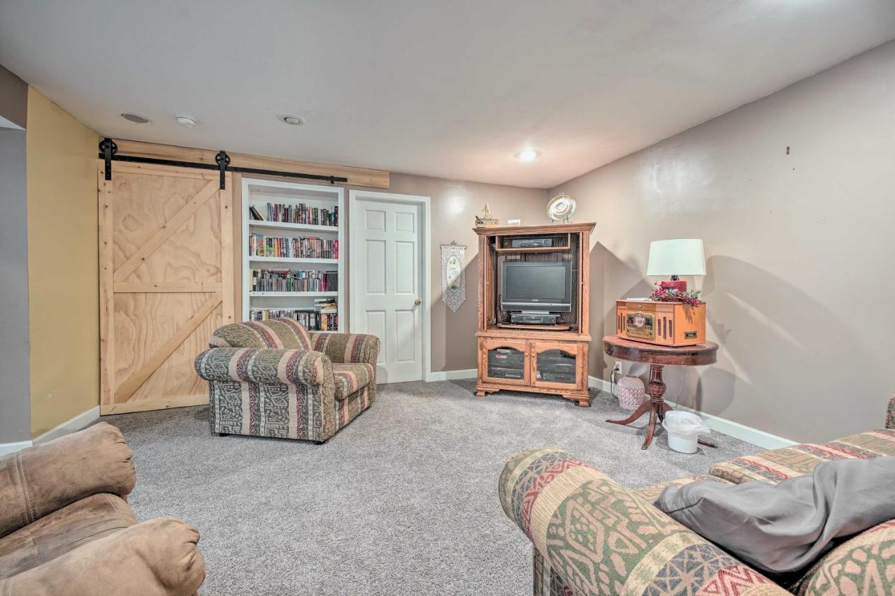 Lovely 3- Bedroom Apartment With Street Parking. Goshen Exterior foto