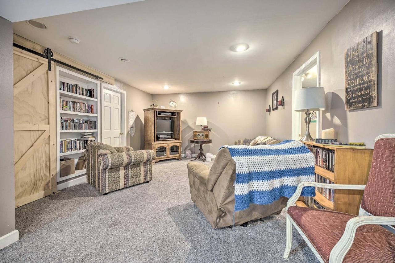 Lovely 3- Bedroom Apartment With Street Parking. Goshen Exterior foto