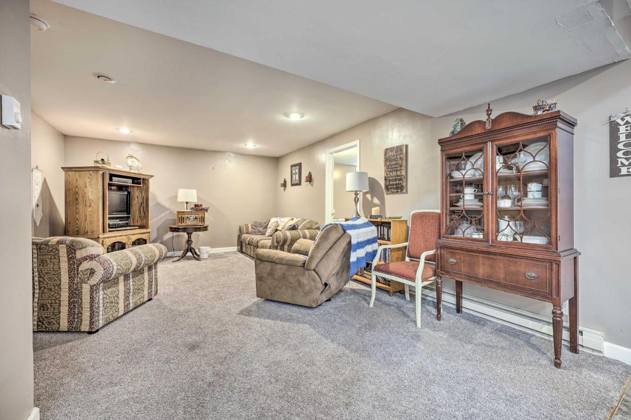 Lovely 3- Bedroom Apartment With Street Parking. Goshen Exterior foto